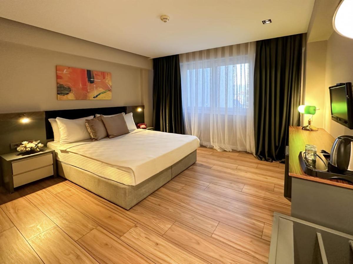 The Royals Hotel Измир Екстериор снимка