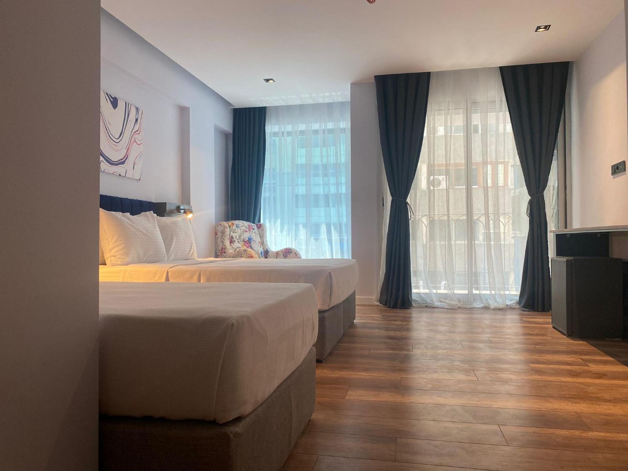 The Royals Hotel Измир Екстериор снимка